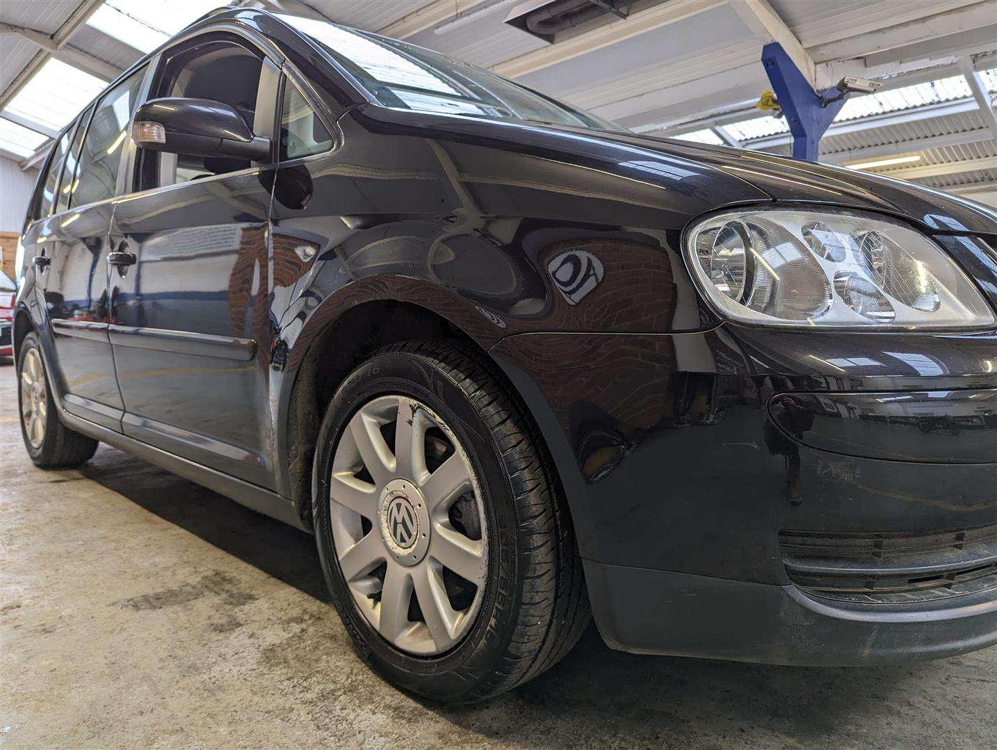 <p>2005 VOLKSWAGEN TOURAN SE TDI</p>