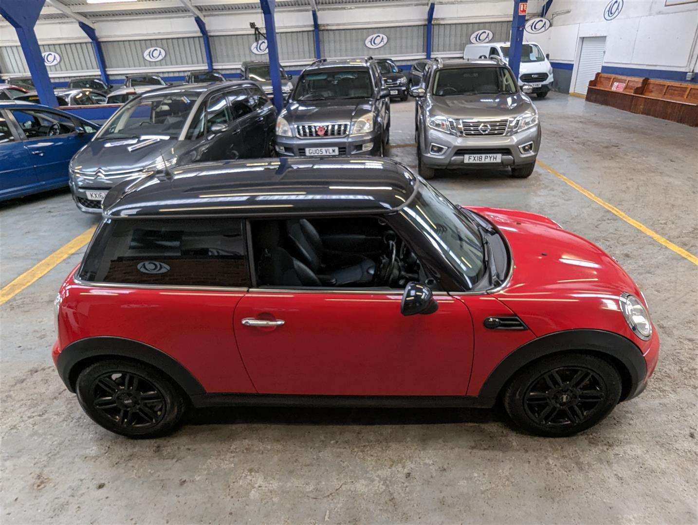 <p>2011 MINI COOPER D</p>