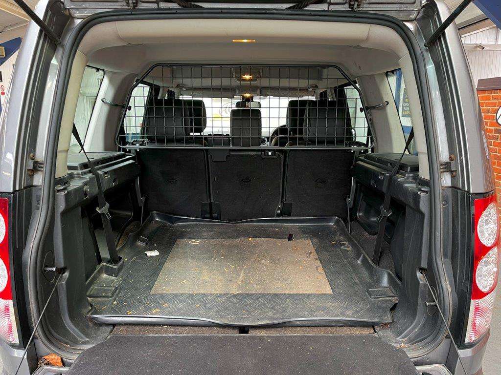 <p>2013 LAND ROVER DISCOVERY XS SDV6 AUTO</p>