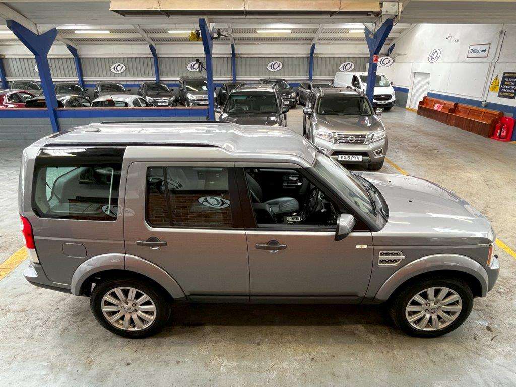 <p>2013 LAND ROVER DISCOVERY XS SDV6 AUTO</p>