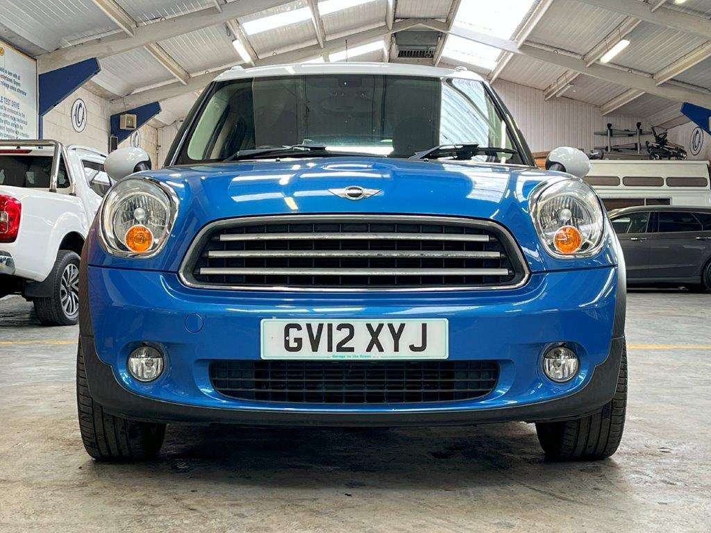 <p>2012 MINI COUNTRYMAN COOPER D</p>