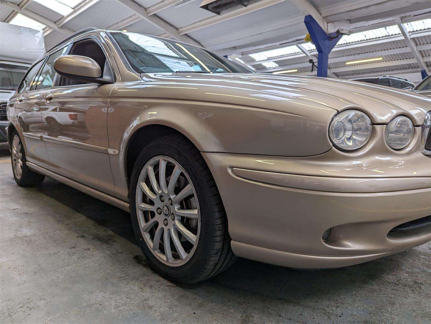 <p>2004 JAGUAR X-TYPE CLASSIC AWD AUTO</p>