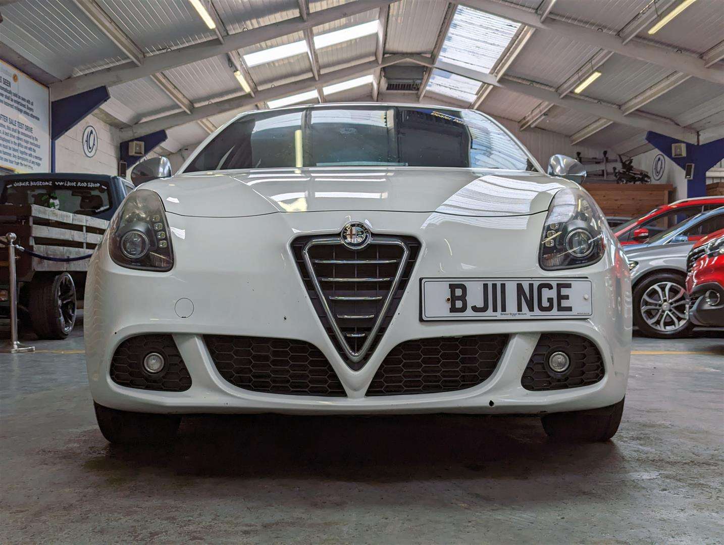 <p>2011 ALFA ROMEO GIULIETTA VELOCE M-AIR TB</p>