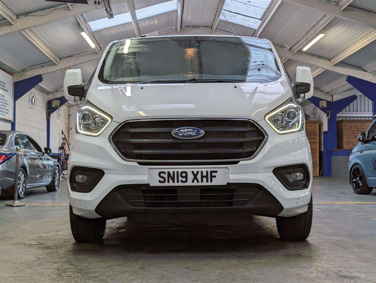 <p>2019 FORD TRANSIT CUSTOM 300 LTD</p>