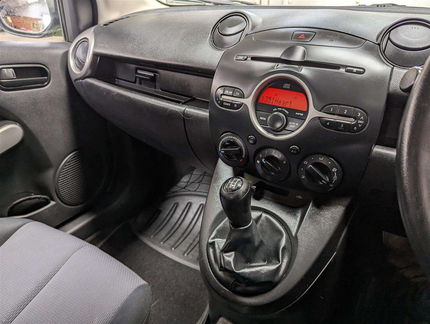 <p>2009 MAZDA 2 TS</p>