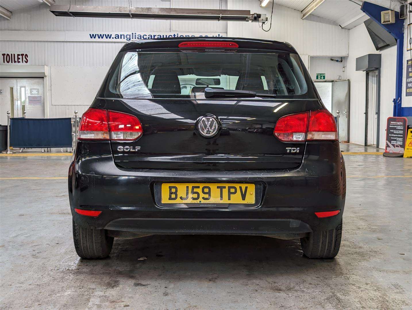 <p>2009 VOLKSWAGEN GOLF S TDI</p>