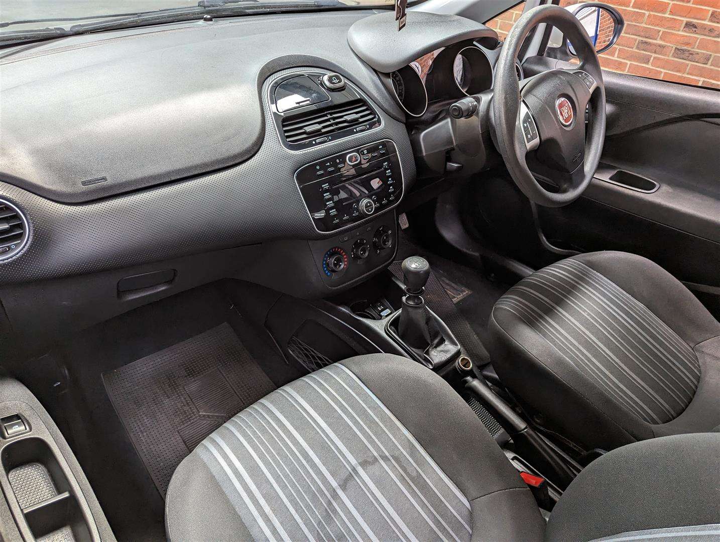 <p>2011 FIAT PUNTO EVO MYLIFE</p>