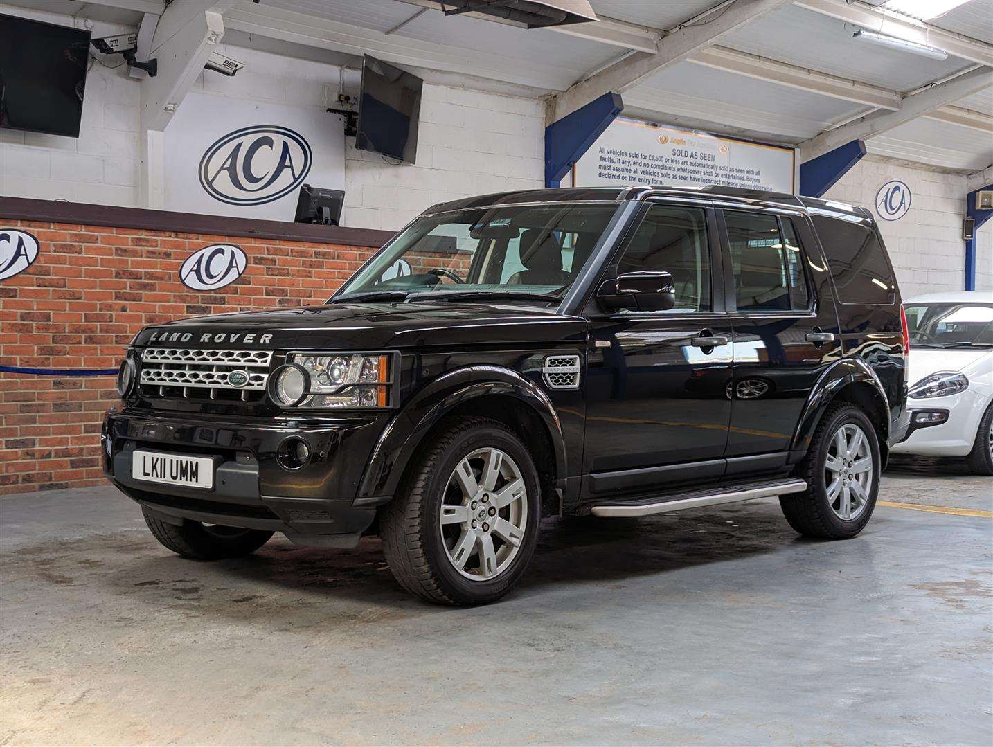 <p>2011 LAND ROVER DISCOVERY</p>