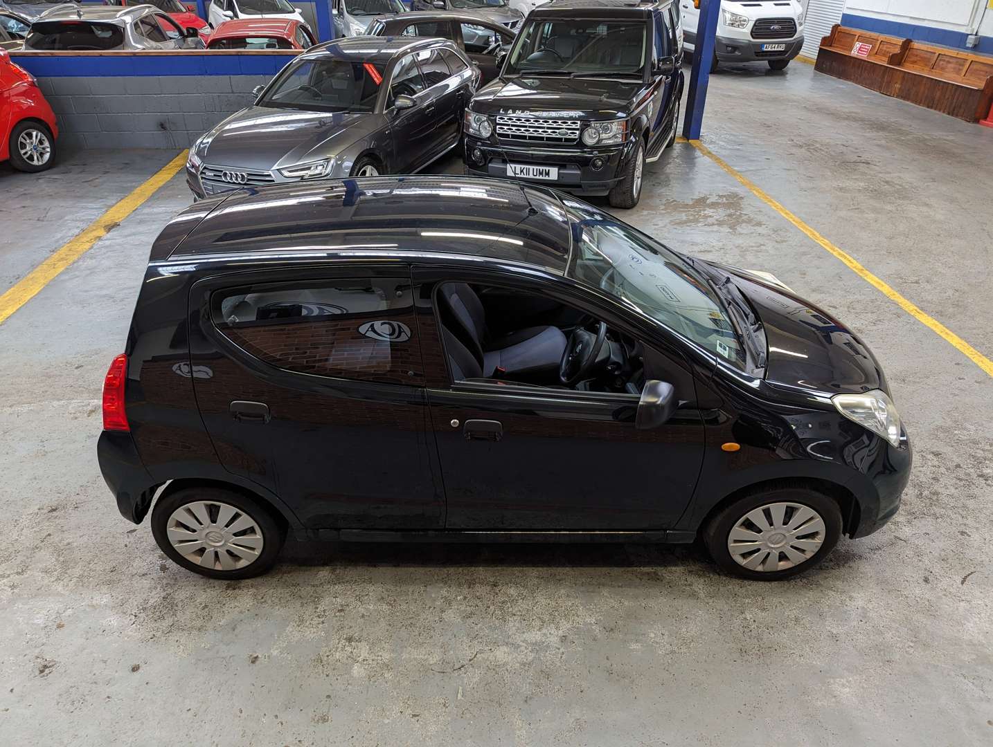 <p>2013 SUZUKI ALTO SZ</p>