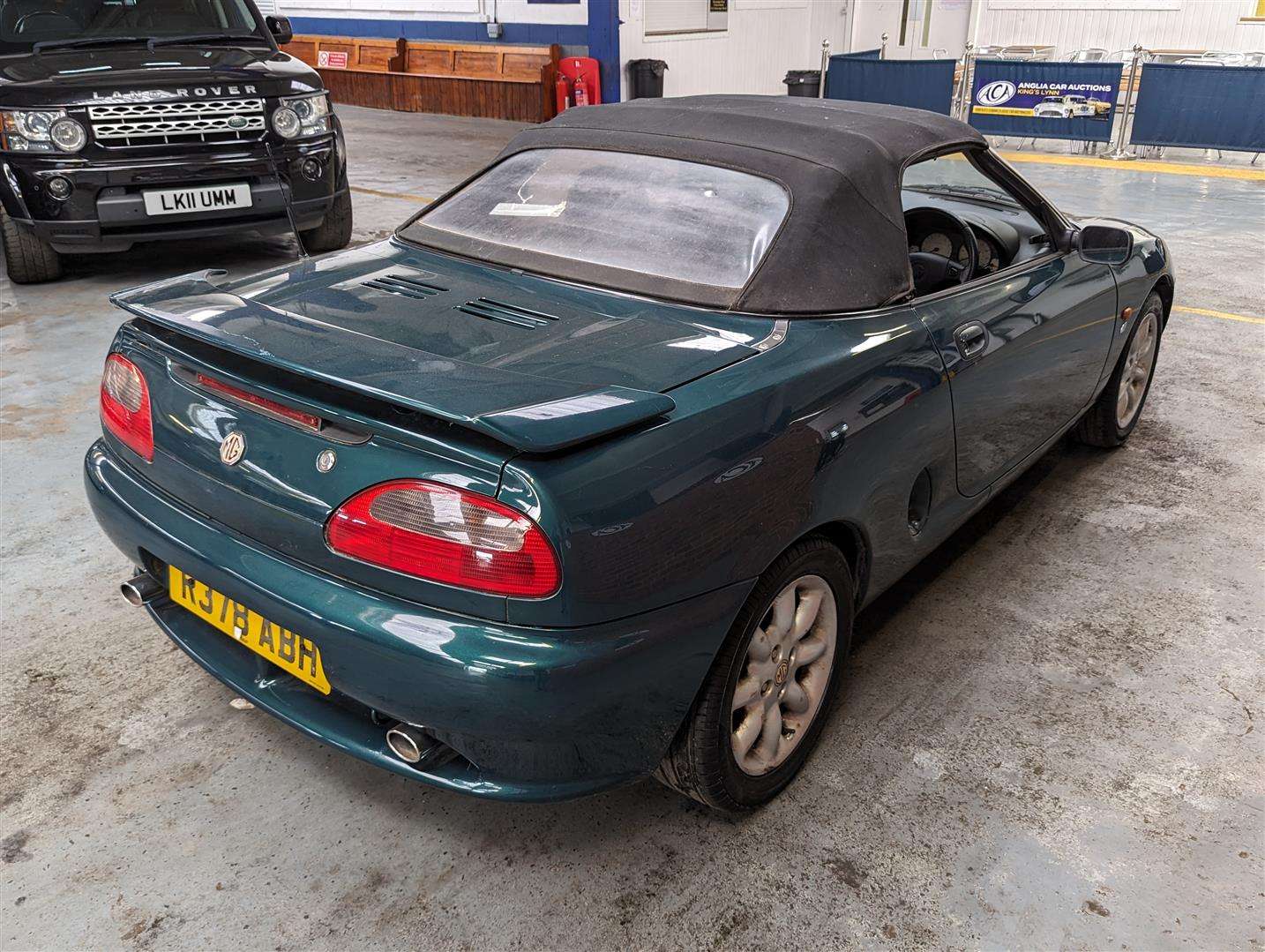 <p>1997 MG MGF</p>