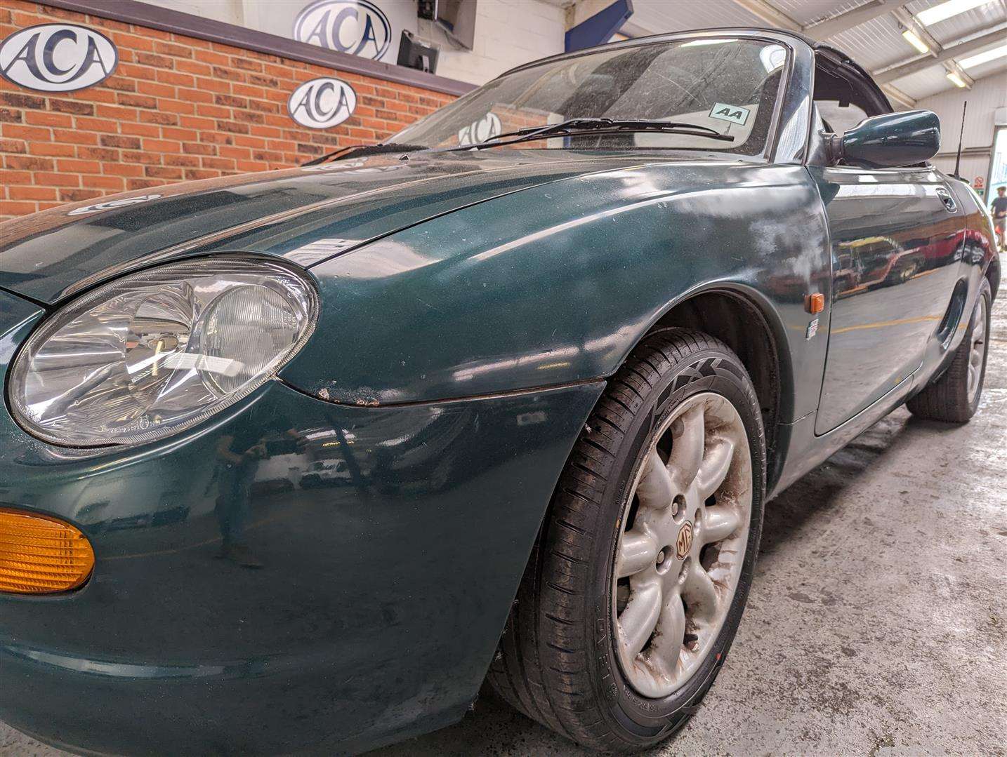 <p>1997 MG MGF</p>