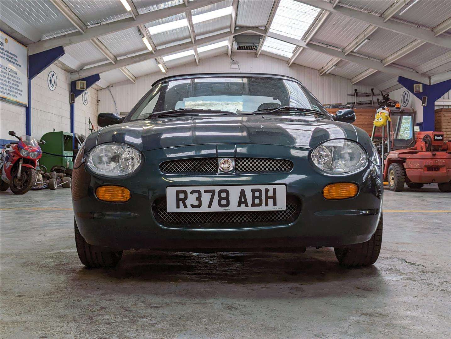 <p>1997 MG MGF</p>