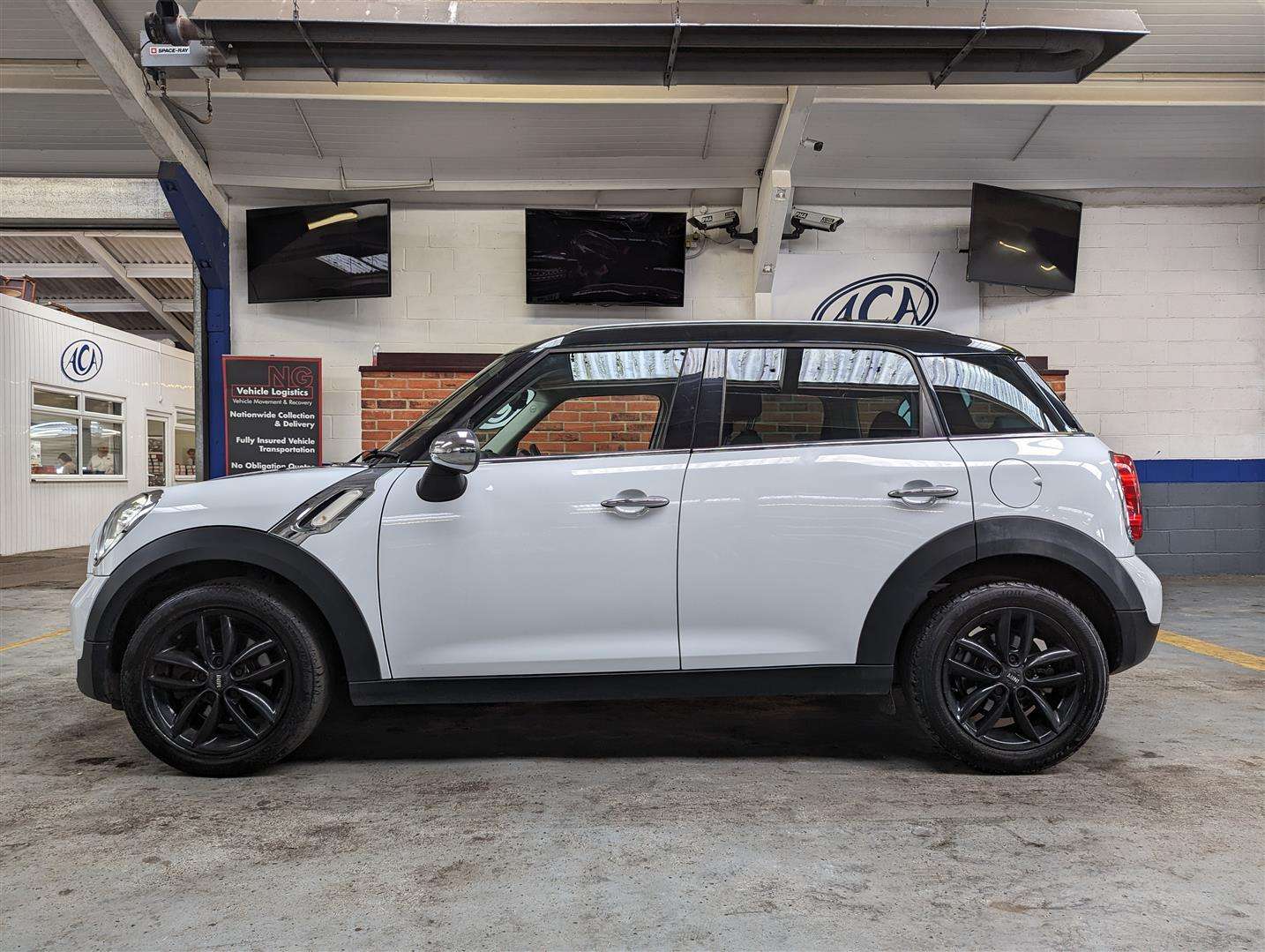 <p>2012 MINI COUNTRYMAN COOPER D</p>