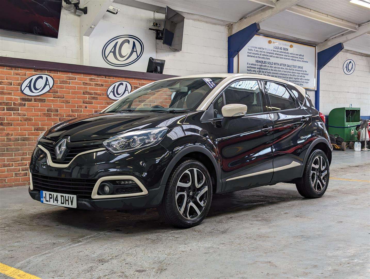 <p>2014 RENAULT CAPTURD-QUE S M-NAV NRG D</p>