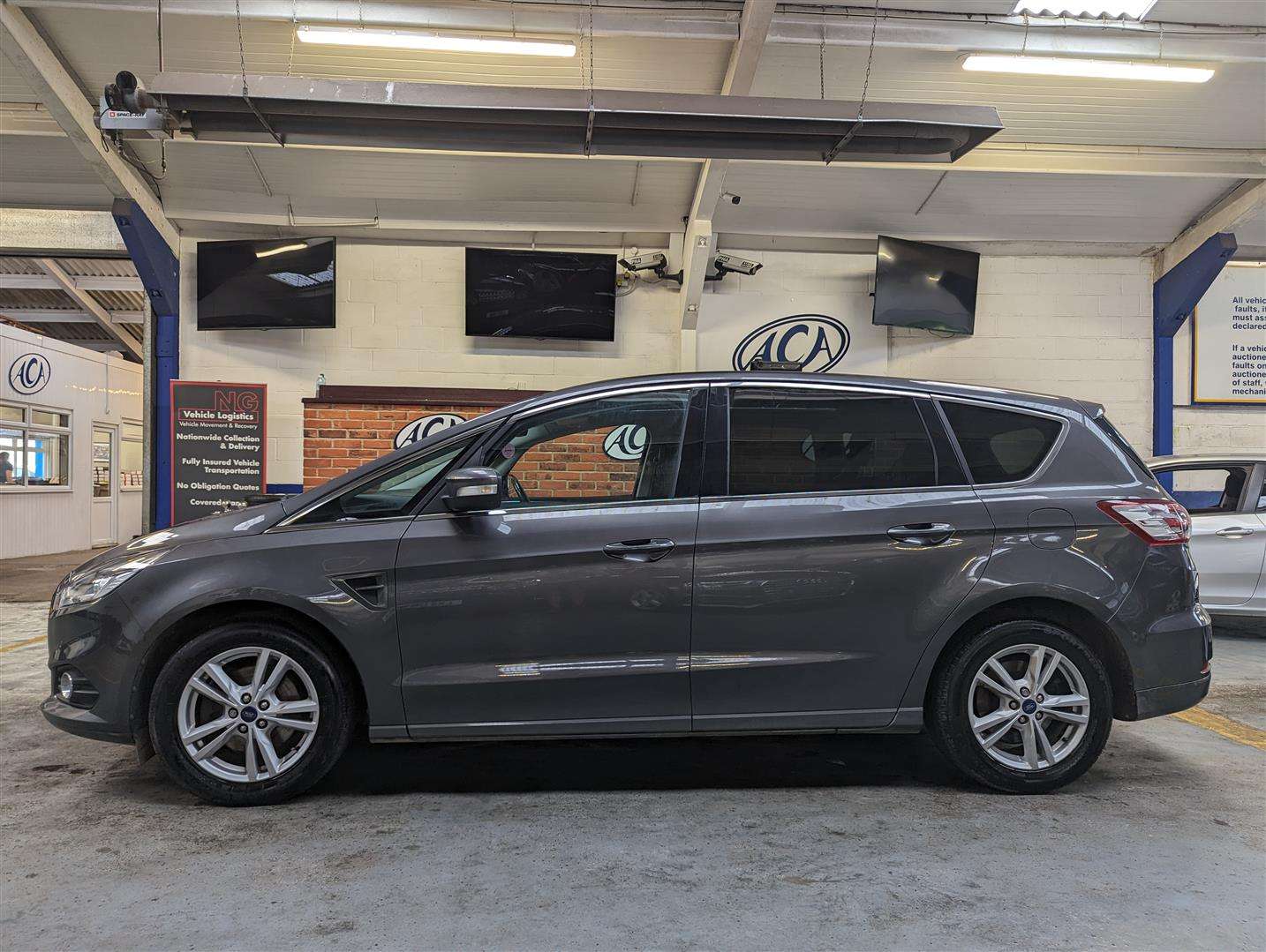 <p>2018 FORD S-MAX TITANIUM TDCI</p>