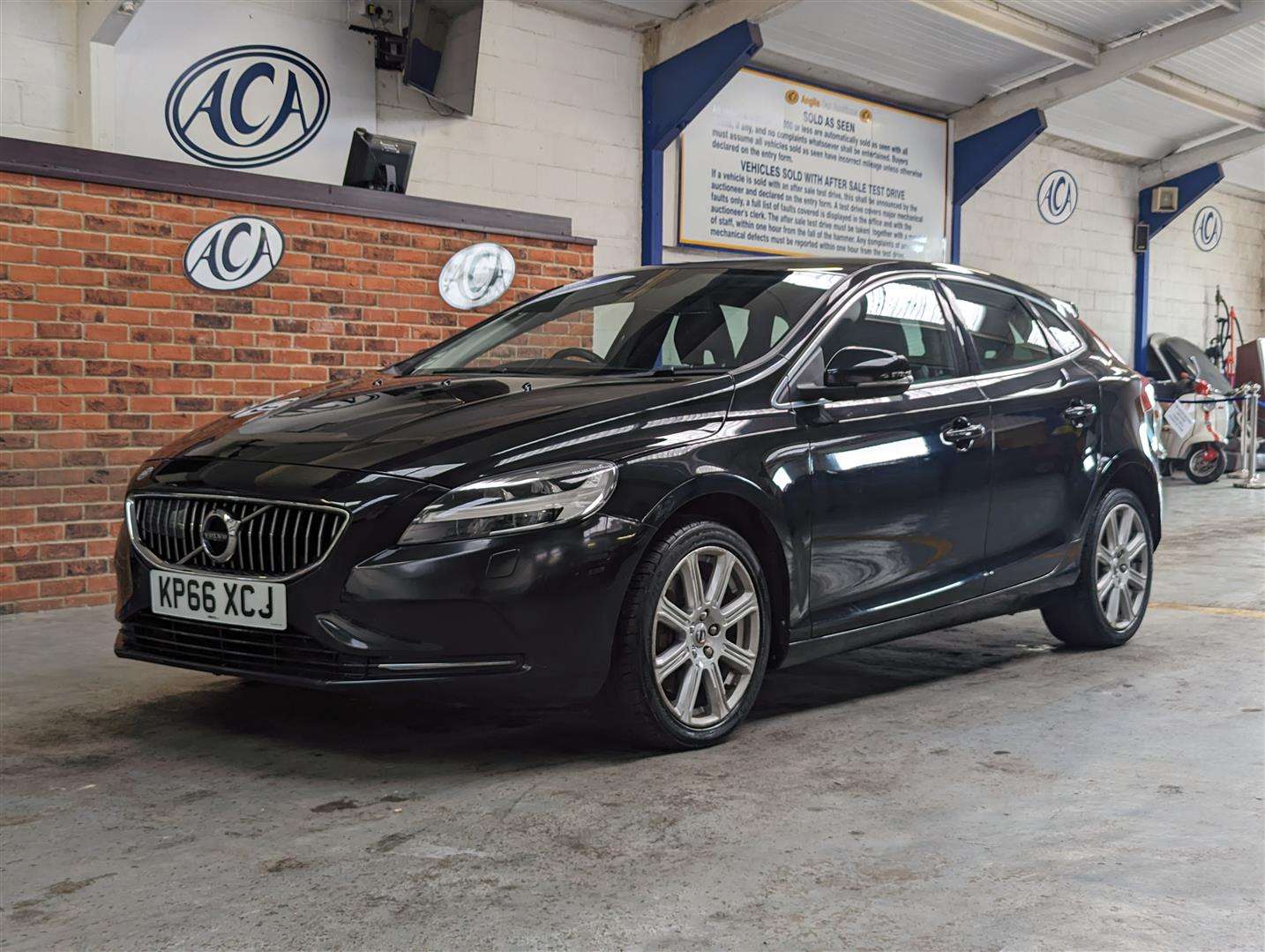 <p>2016 VOLVO V40 **SOLD</p>