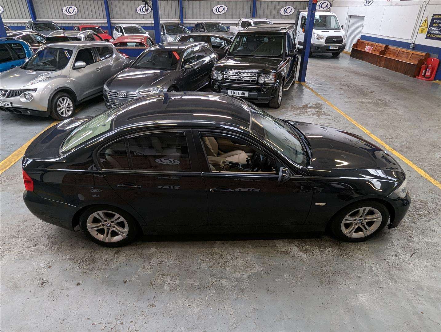 <p>2008 BMW 318D SE</p>