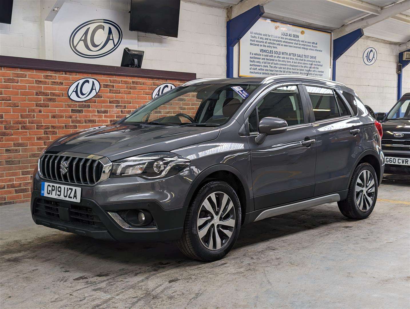 <p>2019 SUZUKI SX4 S-CROSS SZ-T BOOSTERJ</p>