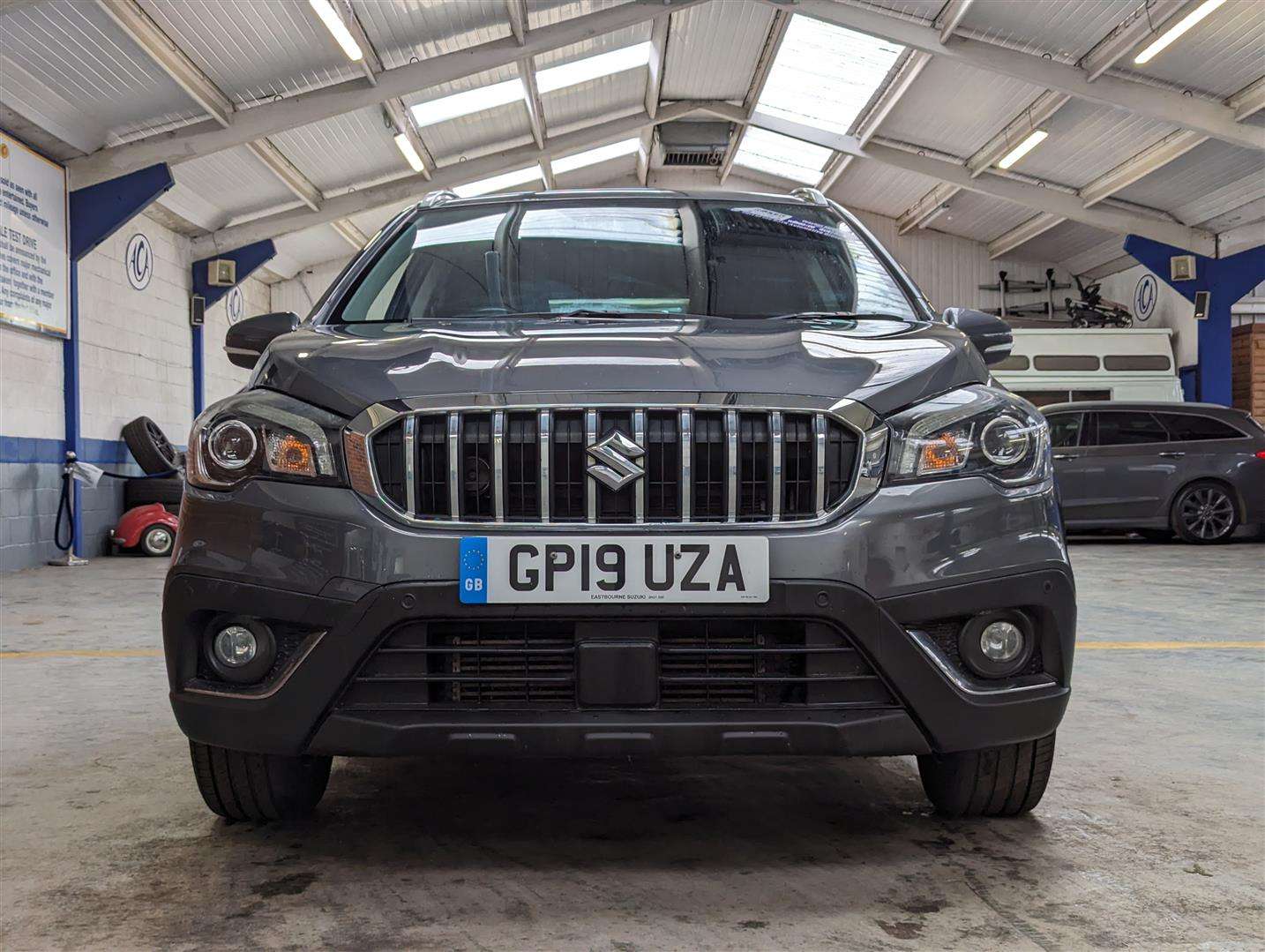 <p>2019 SUZUKI SX4 S-CROSS SZ-T BOOSTERJ</p>