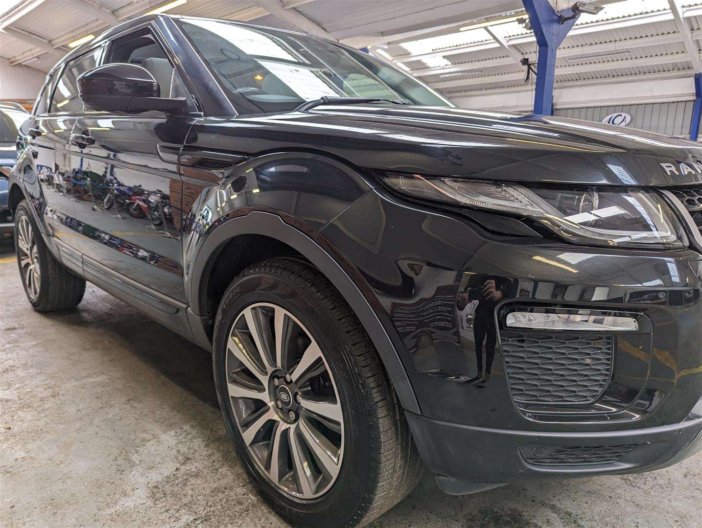 <p>2015 LAND ROVER RANGE ROVER EVOQUE SE TEC</p>