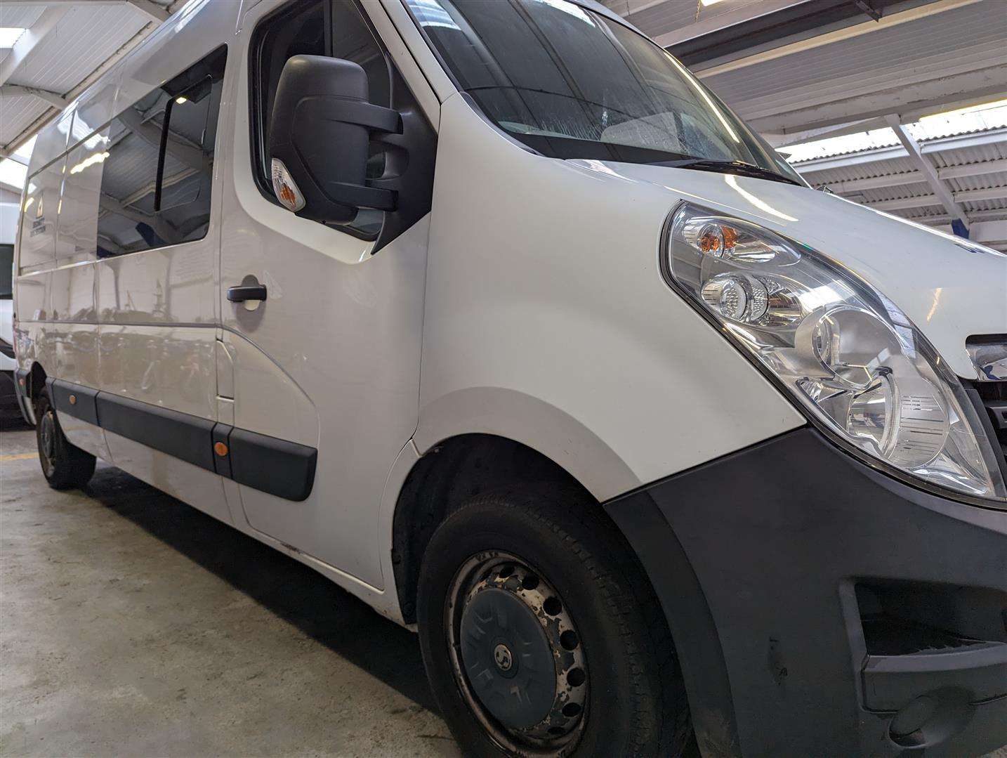 <p>2016 VAUXHALL MOVANO F3500 L3H2 CDTI</p>