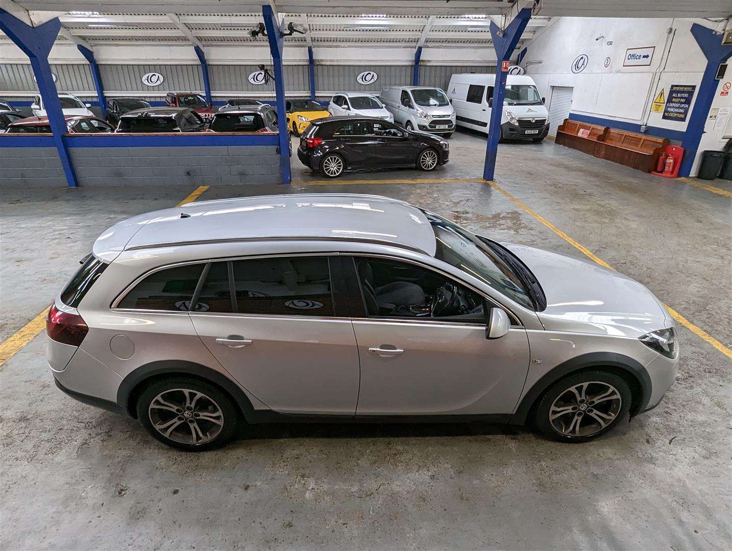 <p>2015 VAUXHALL INSIGNIA COUNTRY TOURER C</p>