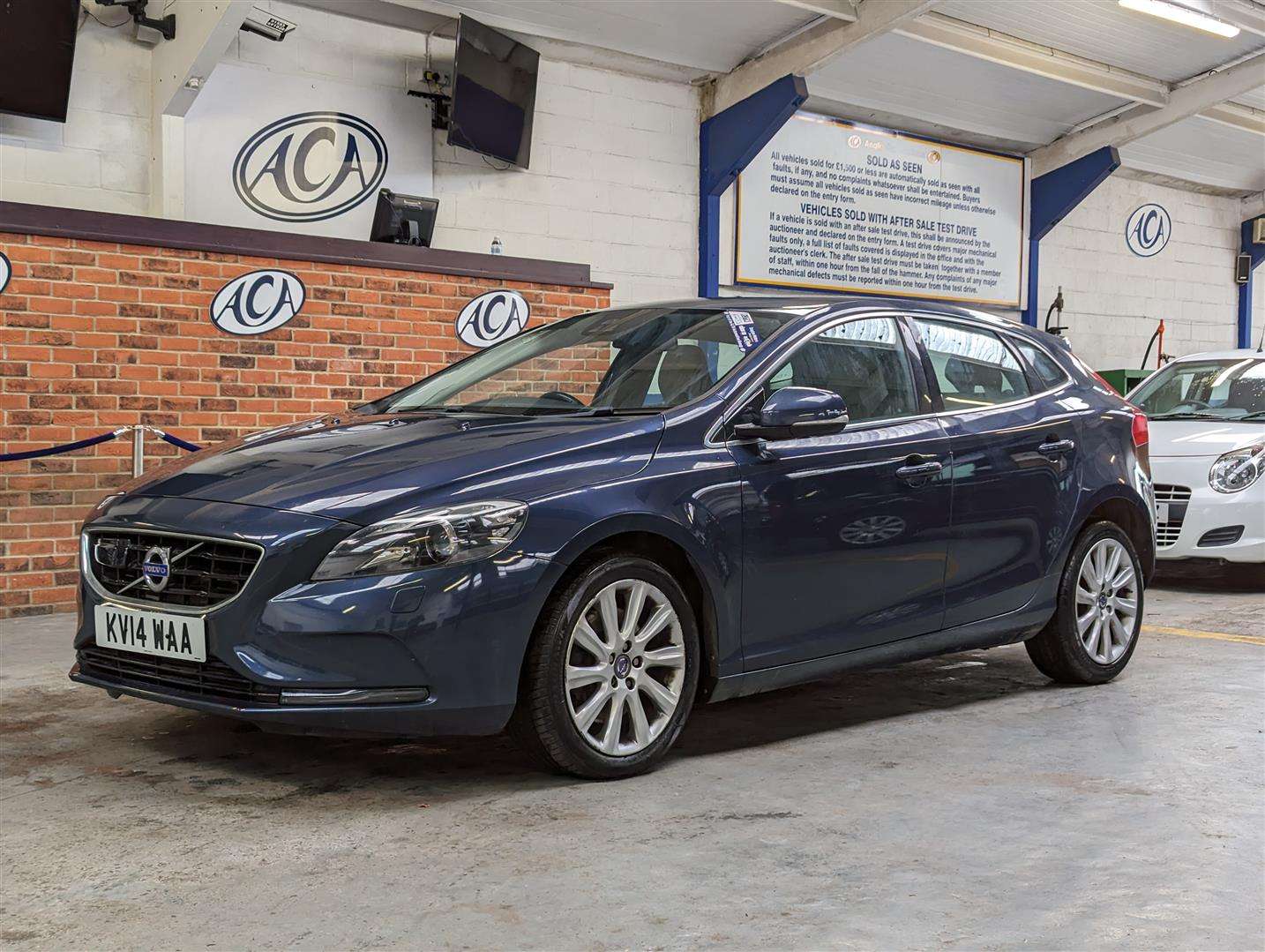 <p>2014 VOLVO V40 SE LUX NAV D3 SOLD</p>