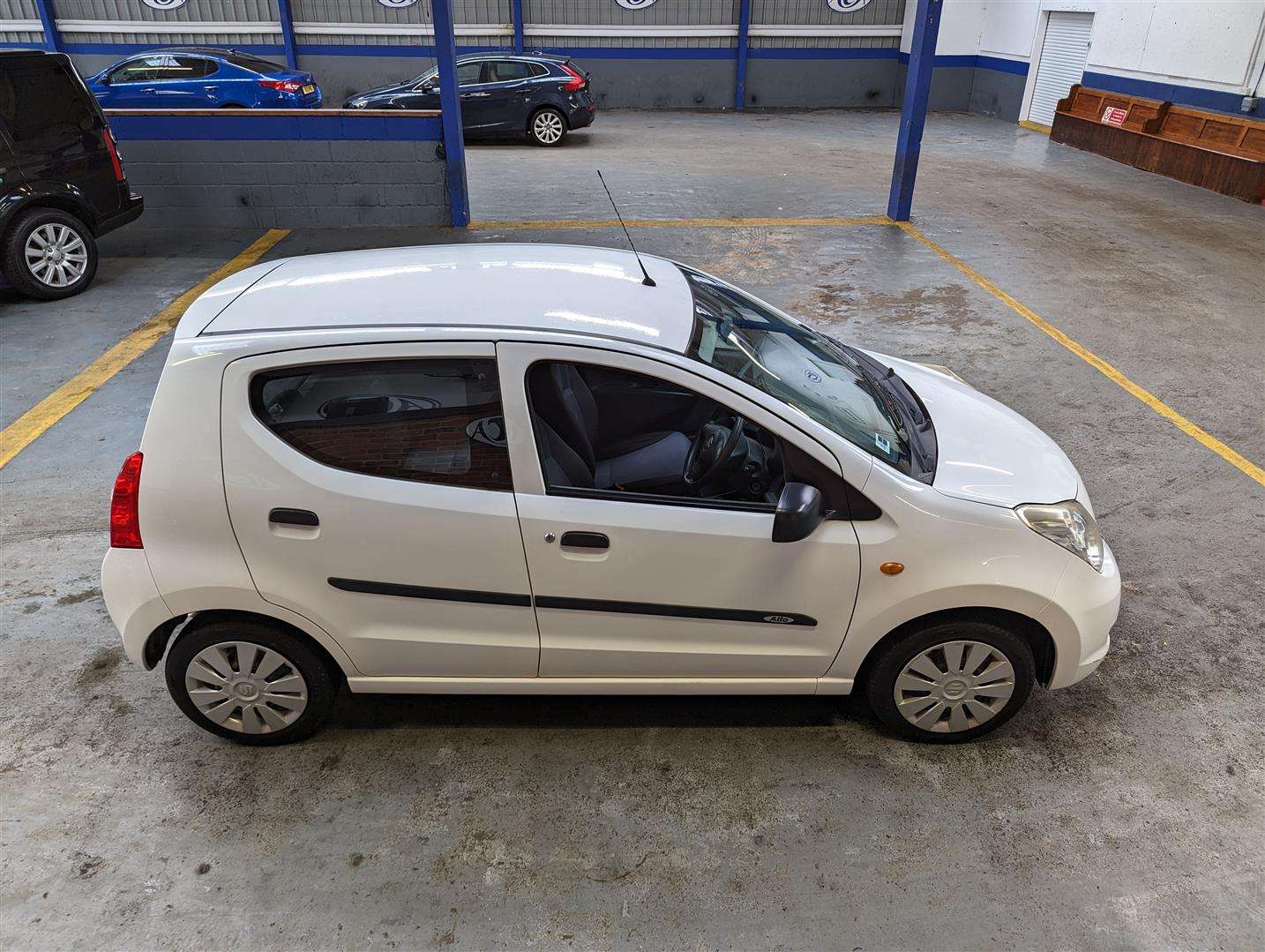 <p>2013 SUZUKI ALTO SZ</p>