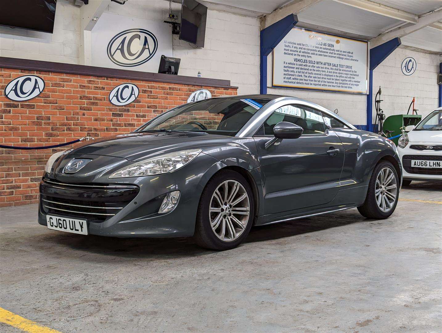 <p>2010 PEUGEOT RCZ SPORT HDI</p>