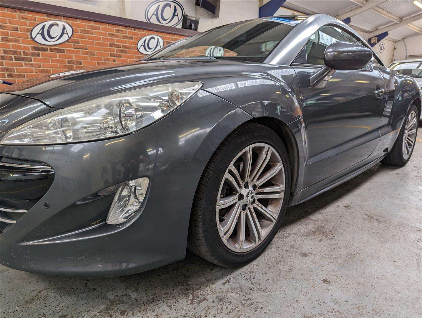 <p>2010 PEUGEOT RCZ SPORT HDI</p>