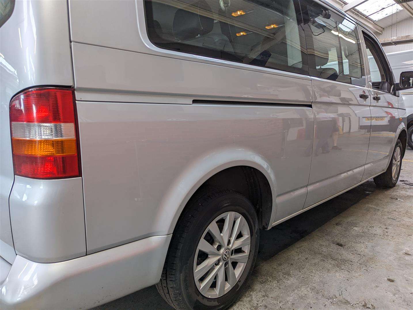 <p>2005 VOLKSWAGEN TPORTER T30 130 TDI LWB A</p>