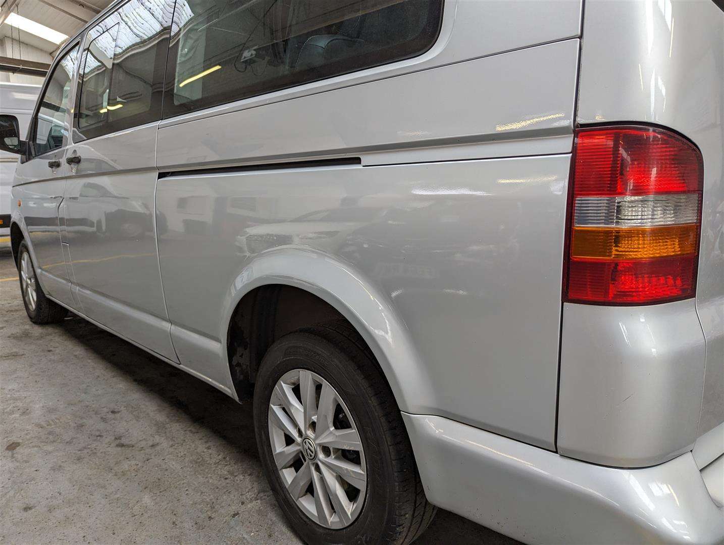 <p>2005 VOLKSWAGEN TPORTER T30 130 TDI LWB A</p>