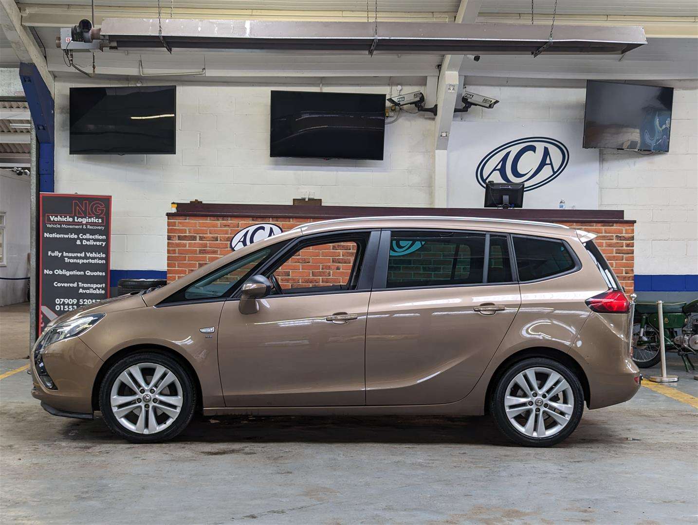 <p>2014 VAUXHALL ZAFIRA TOURER SRI TURBO</p>