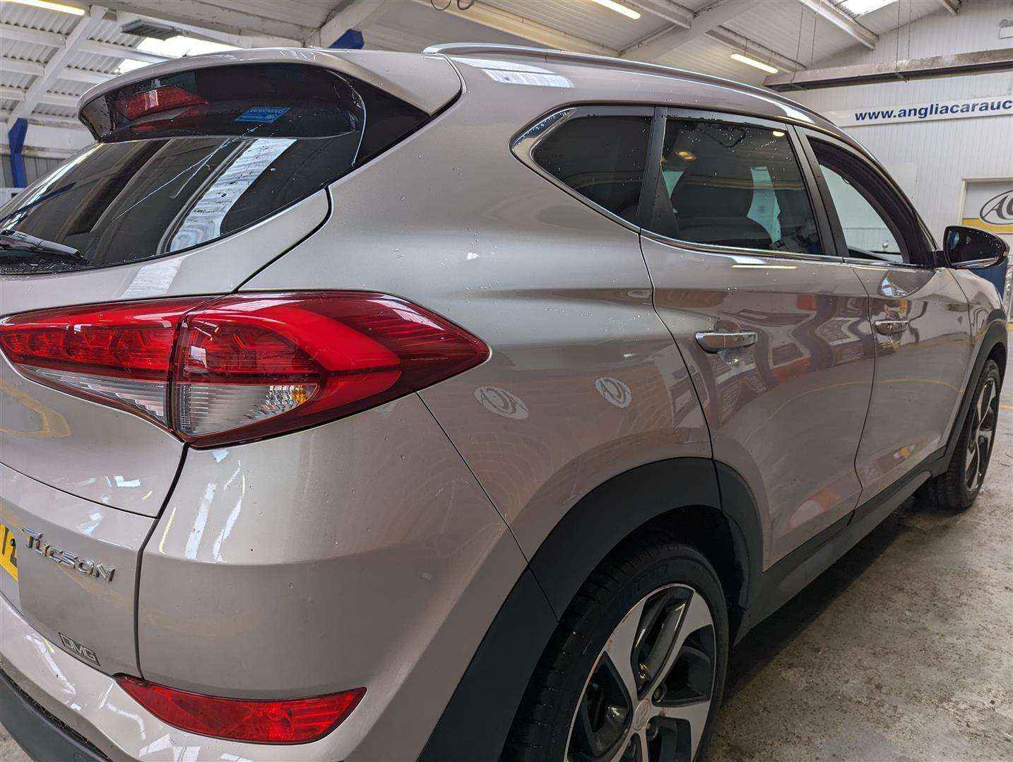 <p>2016 HYUNDAI TUCSON PREM BDRIVE 2WD CR</p>