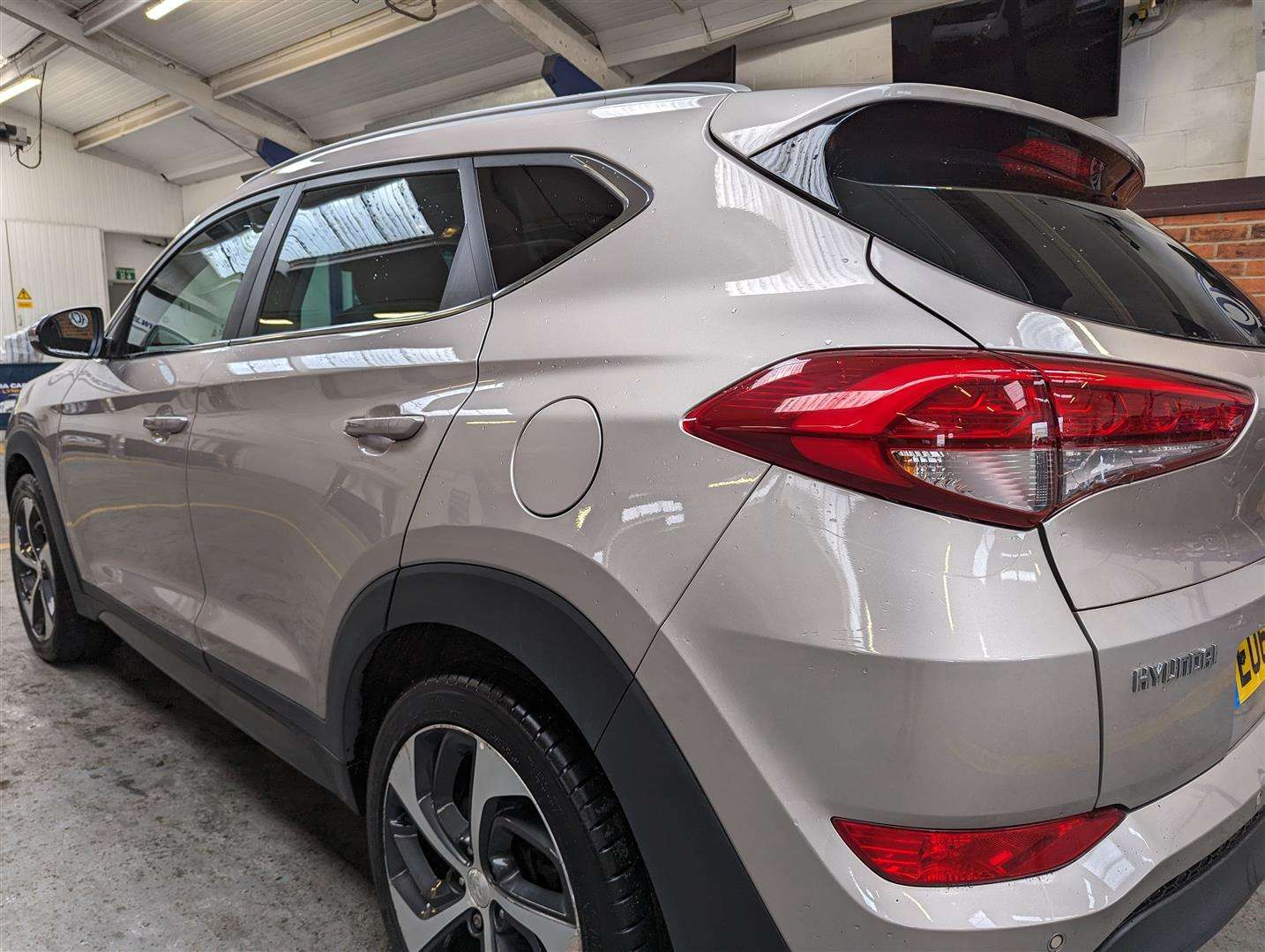 <p>2016 HYUNDAI TUCSON PREM BDRIVE 2WD CR</p>