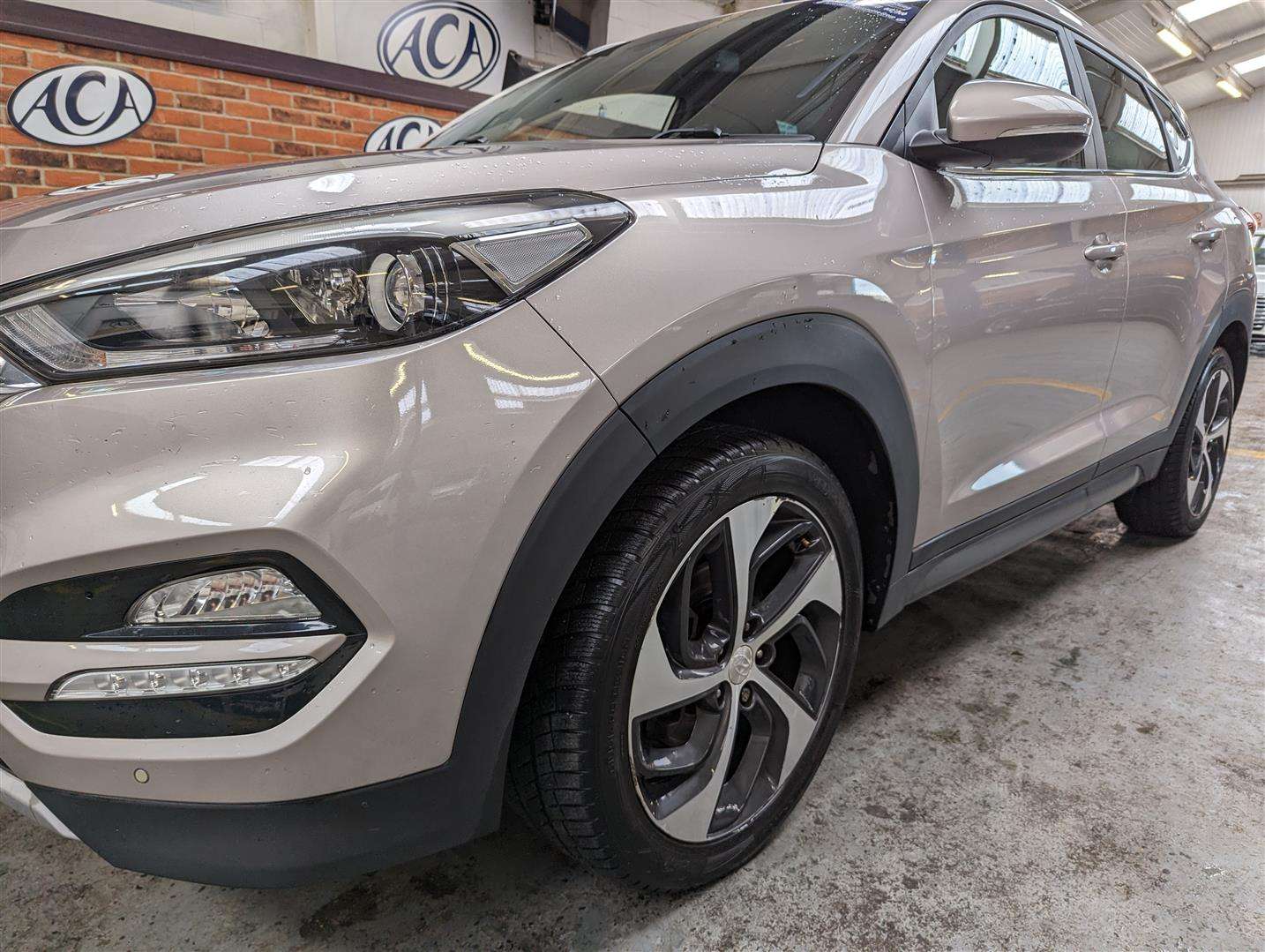 <p>2016 HYUNDAI TUCSON PREM BDRIVE 2WD CR</p>