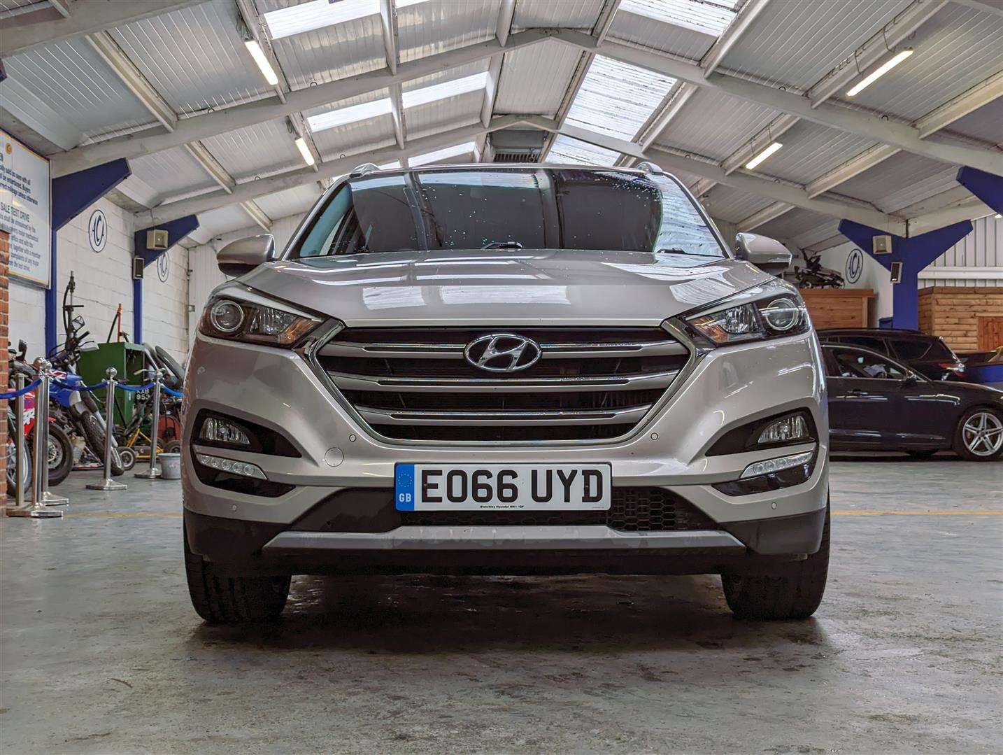 <p>2016 HYUNDAI TUCSON PREM BDRIVE 2WD CR</p>