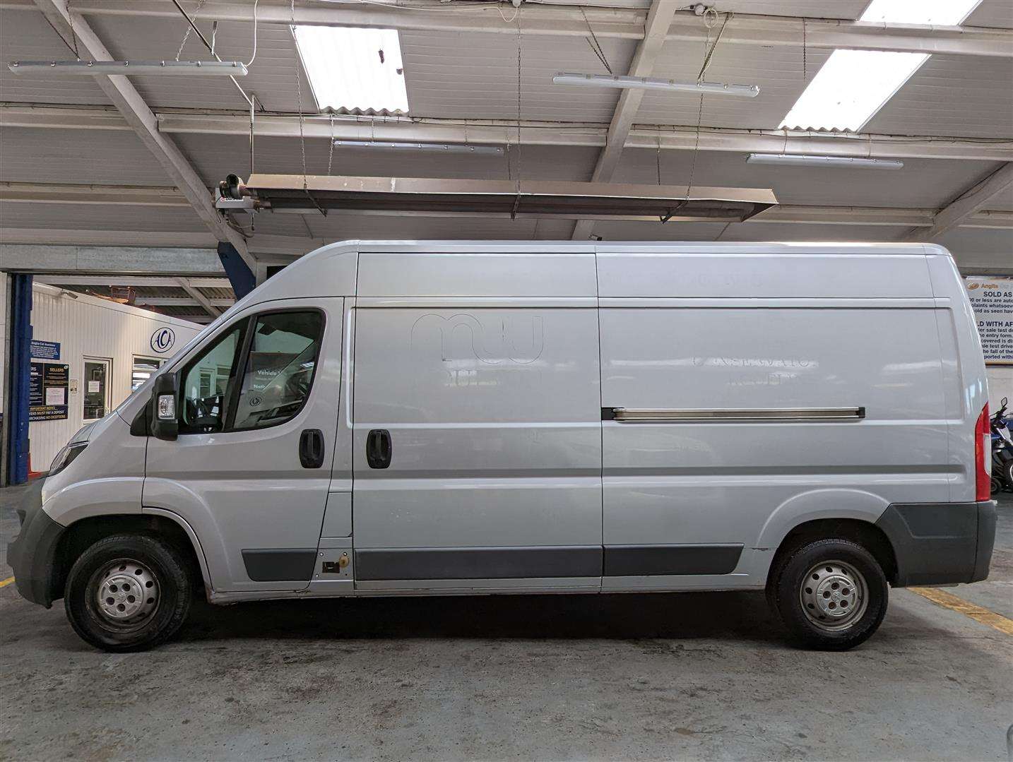 <p>2015 PEUGEOT BOXER 335 PROFESSIONAL L3</p>