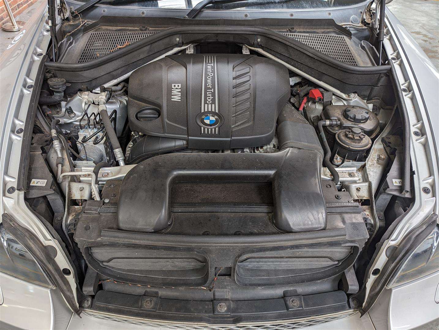 <p>2012 BMW X6 XDRIVE 40D AUTO</p>