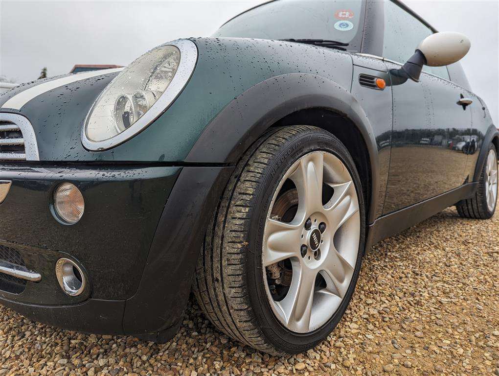 <p>2005 MINI COOPER AUTO</p>