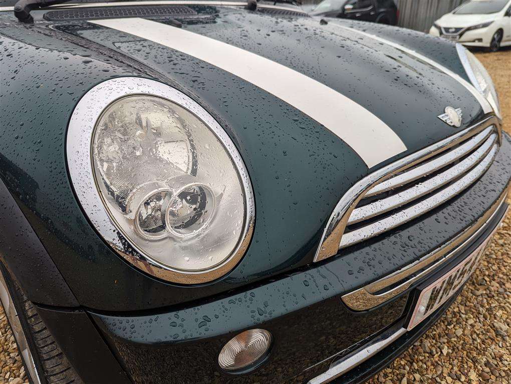 <p>2005 MINI COOPER AUTO</p>