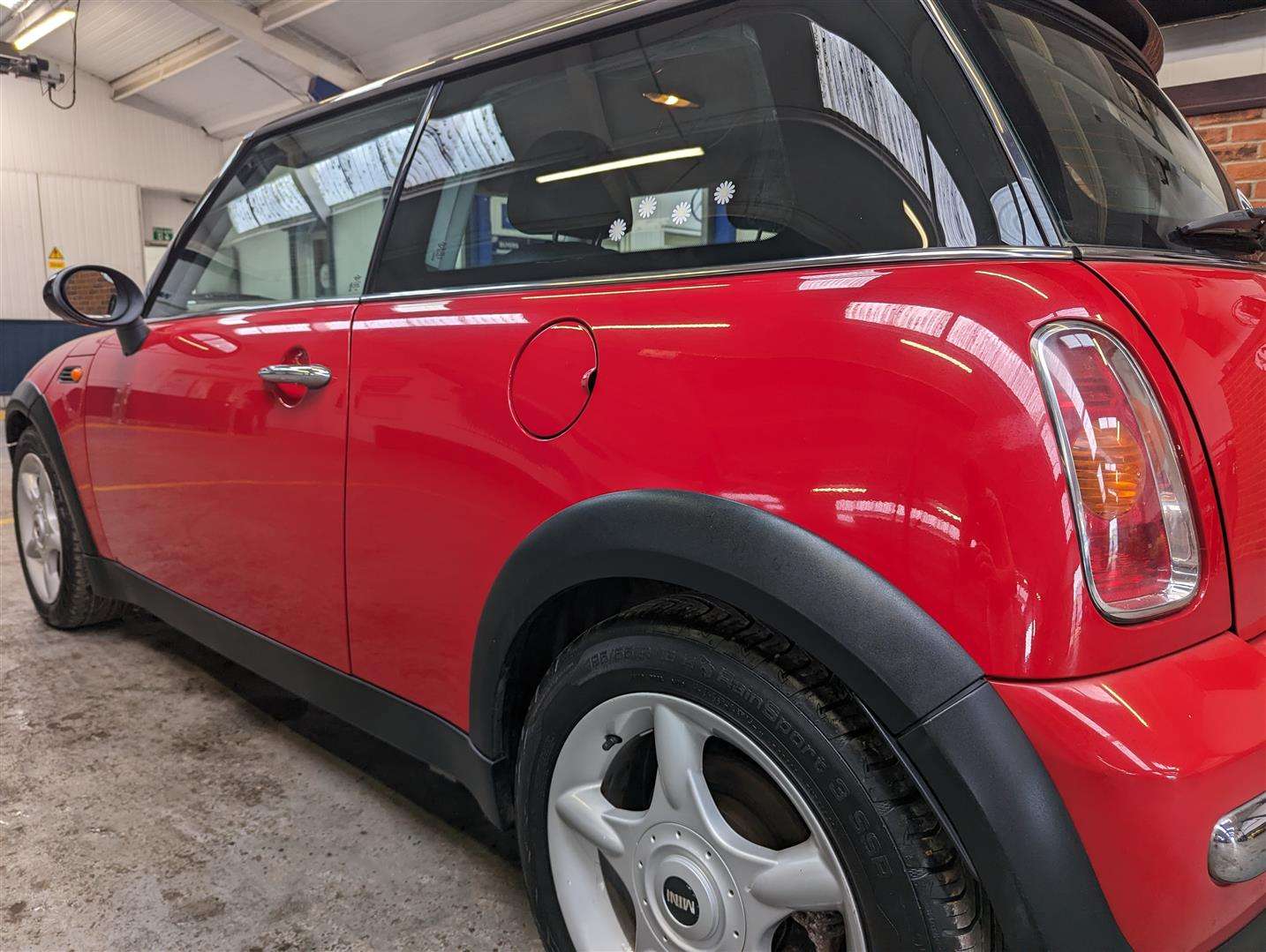 <p>2004 MINI COOPER</p>