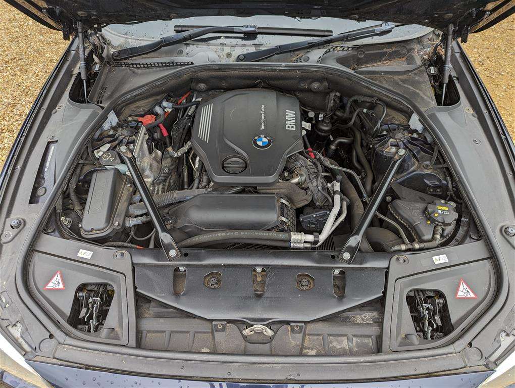 <p>2015 BMW 520D LUXURY</p>