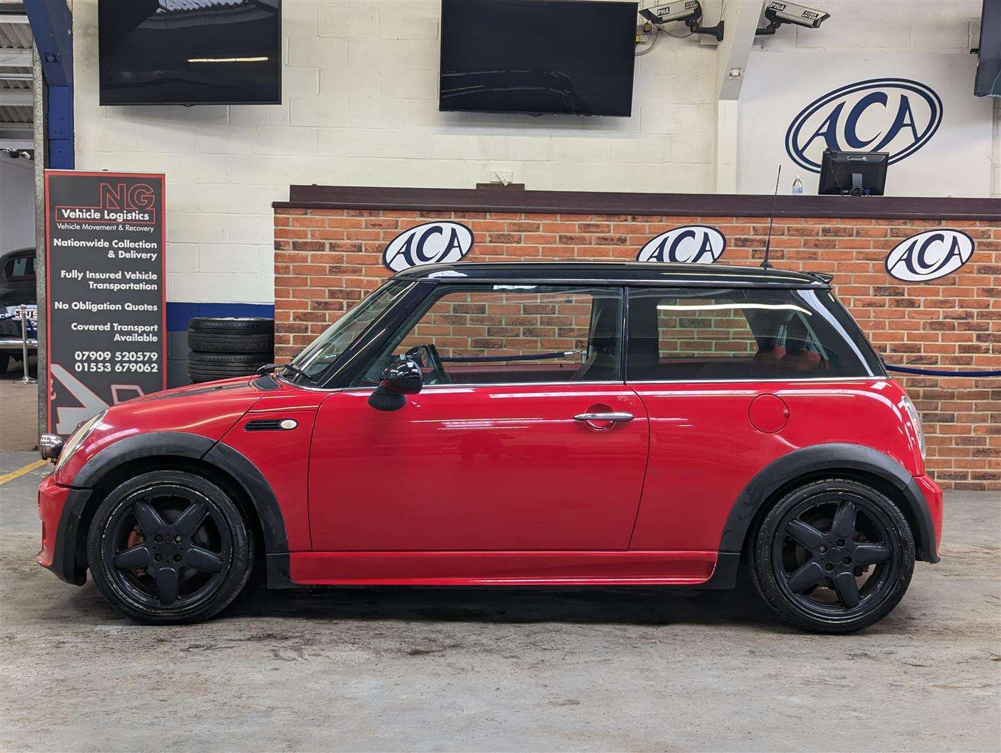 <p>2003 MINI COOPER</p>