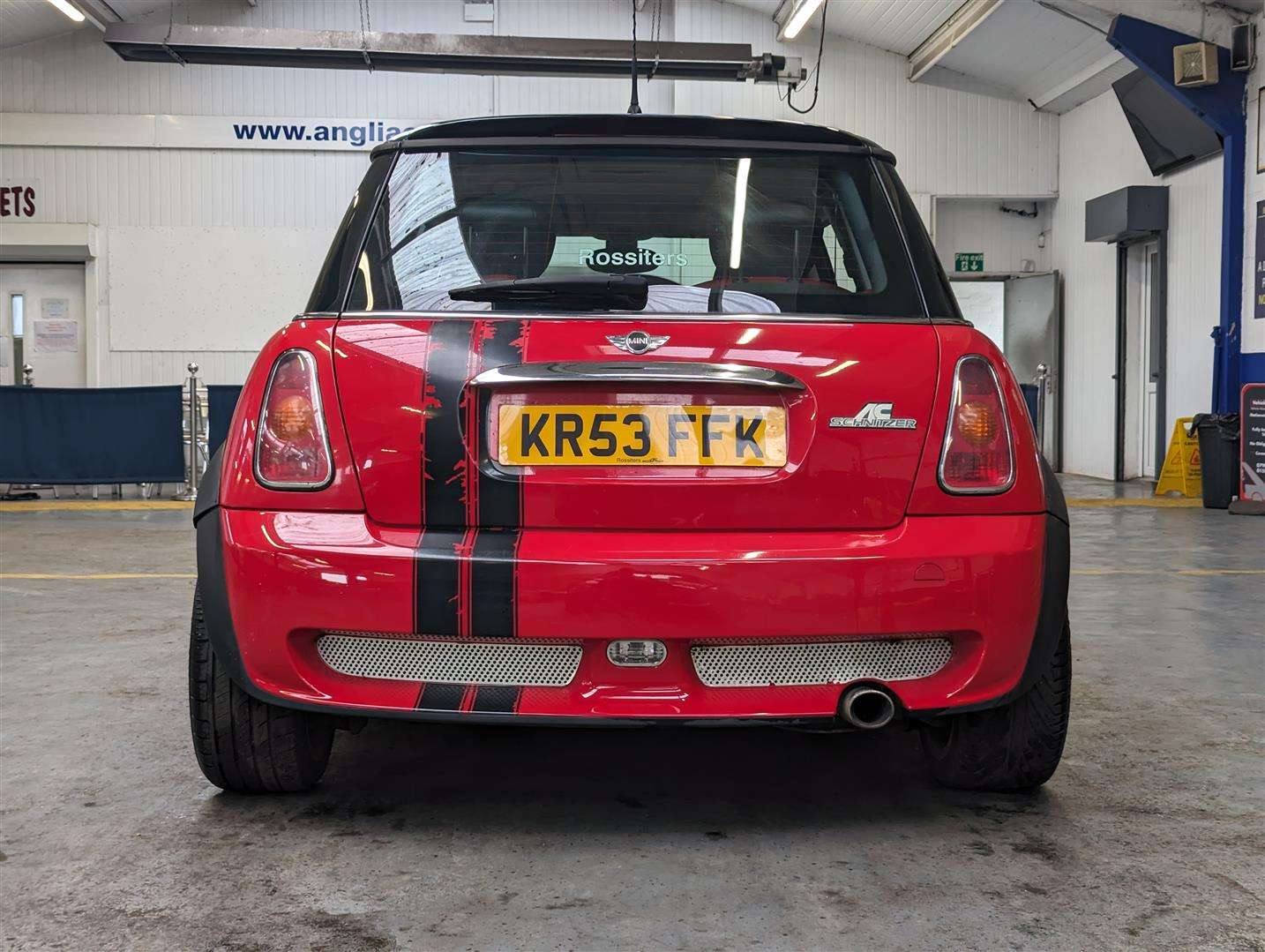 <p>2003 MINI COOPER</p>