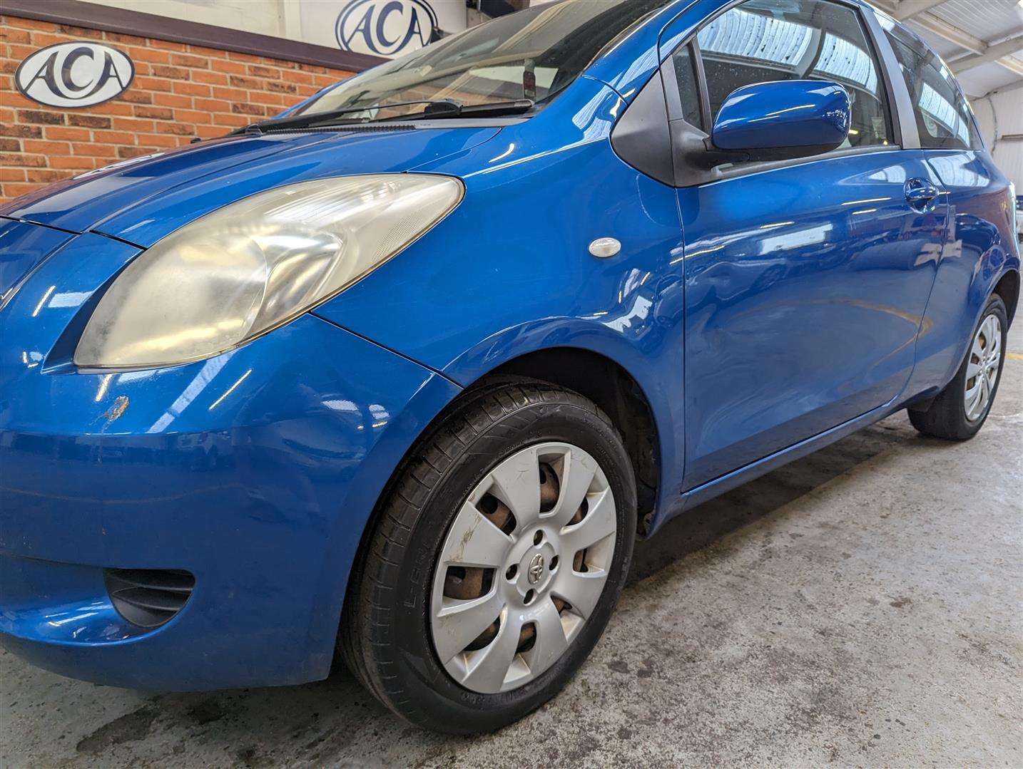 <p>2006 TOYOTA YARIS T3</p>