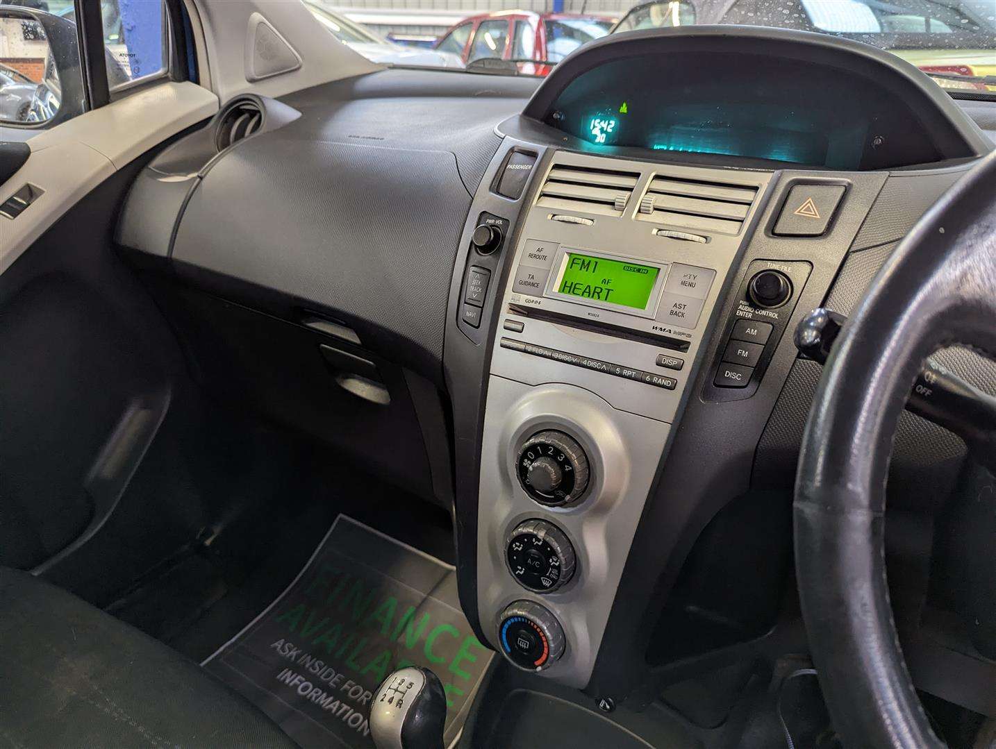 <p>2006 TOYOTA YARIS T3</p>