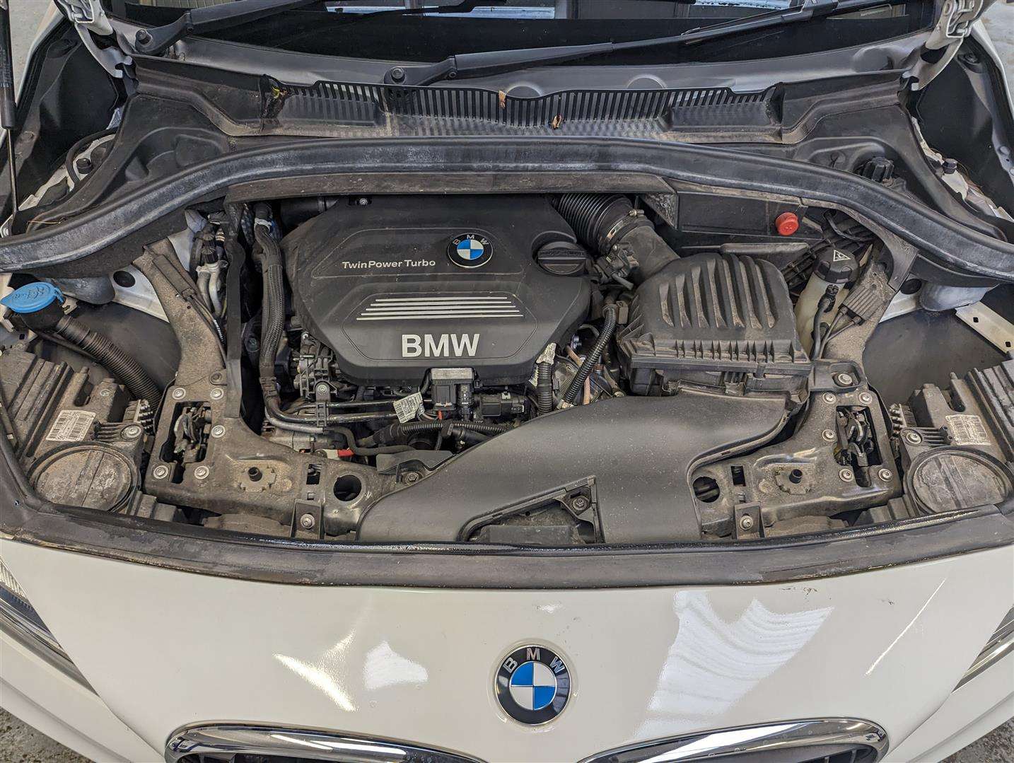 <p>2015 BMW 218D M SPORT AUTO</p>