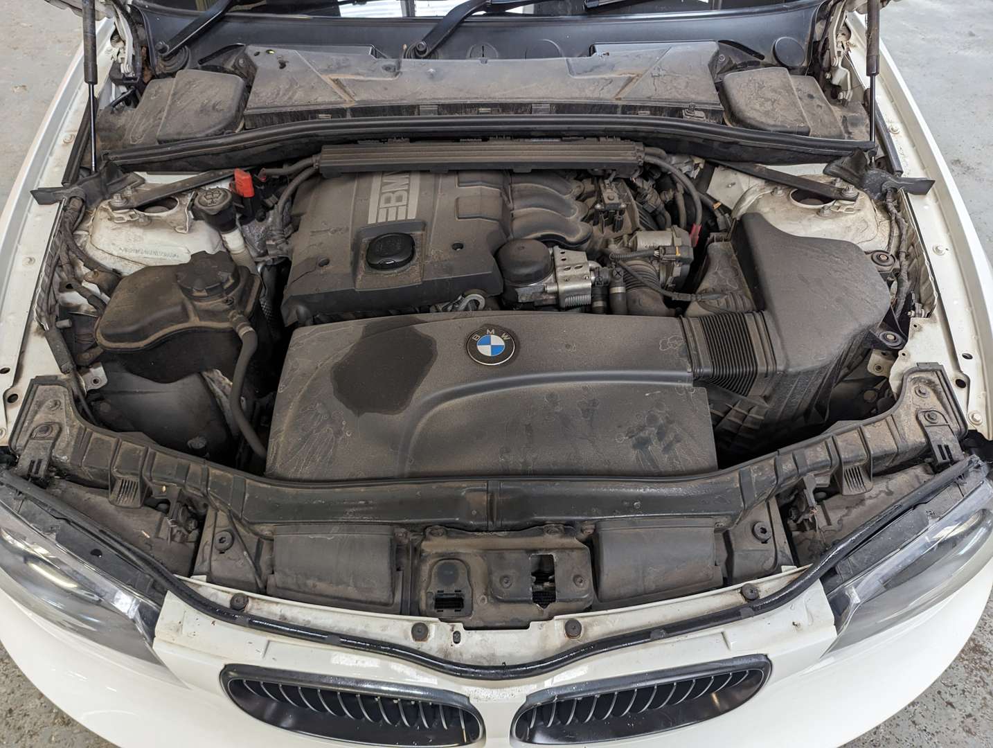 <p>2010 BMW 120I M SPORT</p>