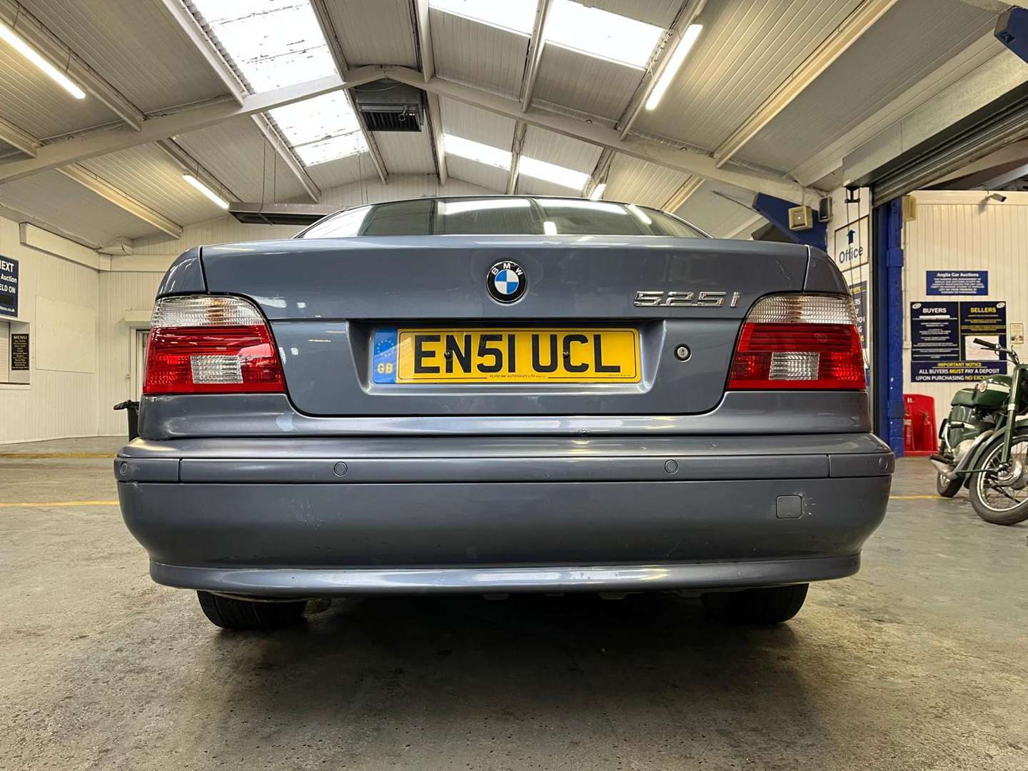 <p>2001 BMW 525I SE AUTO</p>